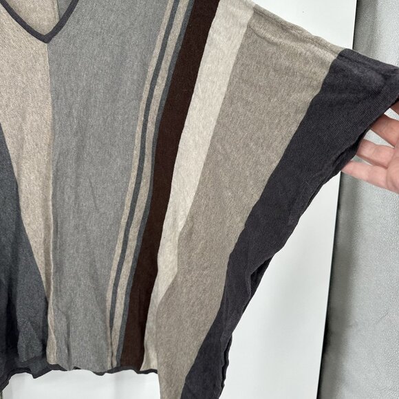 Cabi Women's Poncho Sweater Gray‎ V-neck Size Small - Picture 4 of 5
